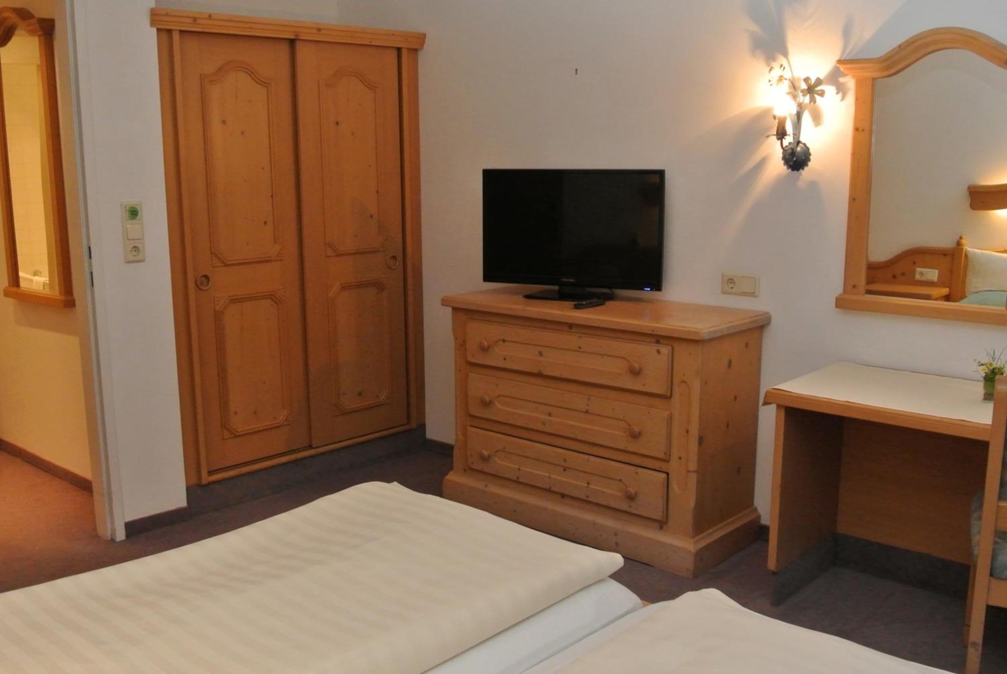 Hotel Gruberhof Innsbruck Igls B&B Номер фото