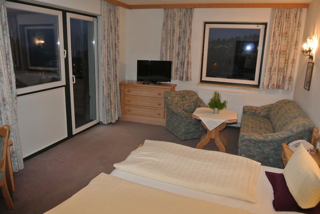 Hotel Gruberhof Innsbruck Igls B&B Екстер'єр фото