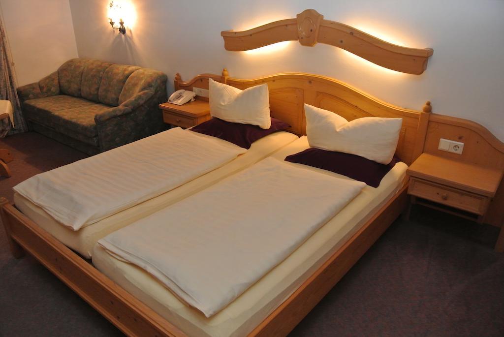 Hotel Gruberhof Innsbruck Igls B&B Екстер'єр фото